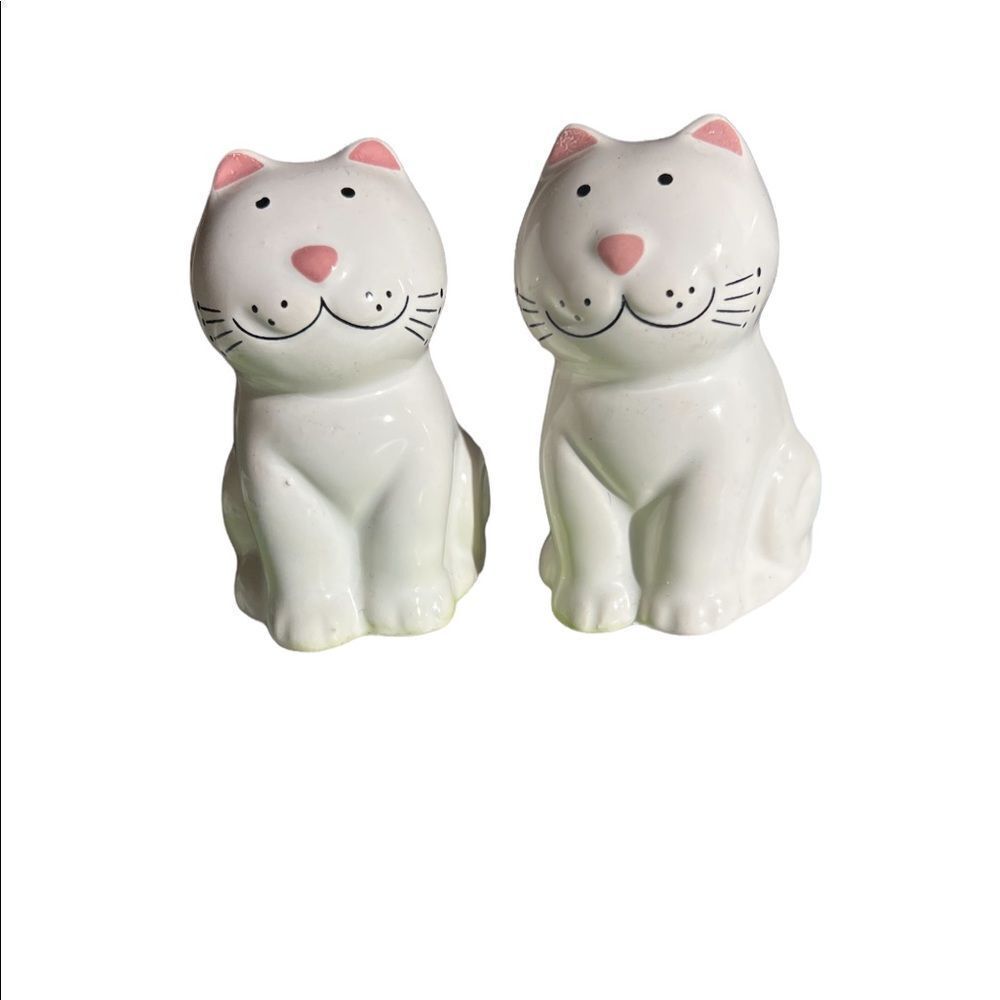 Vintage White Cats Kitty Salt Pepper Shakers Made In Brazil 3.5" Tall Ceramic